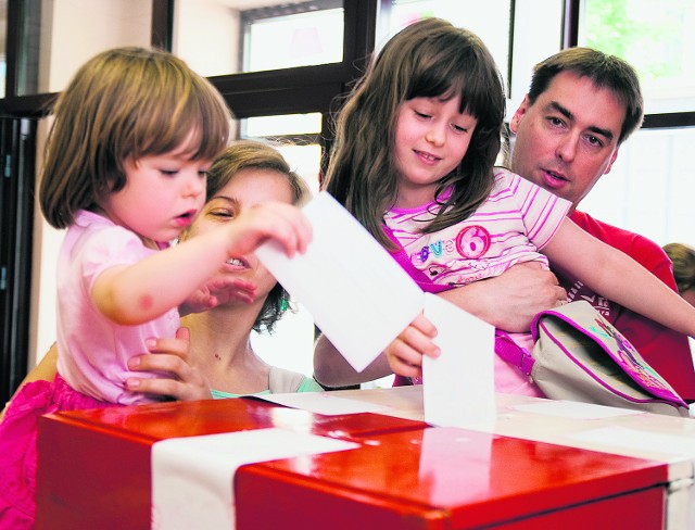 W tegorocznych wyborach samorządowych po raz pierwszy lokale wyborcze będą otwarte od 8 do 22