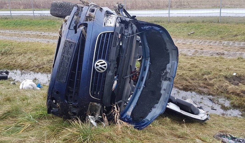 Wypadek na autostradzie A1. Ucierpiała polsko-grecka rodzina - 7 osób, w tym 3 dzieci [zdjęcia]