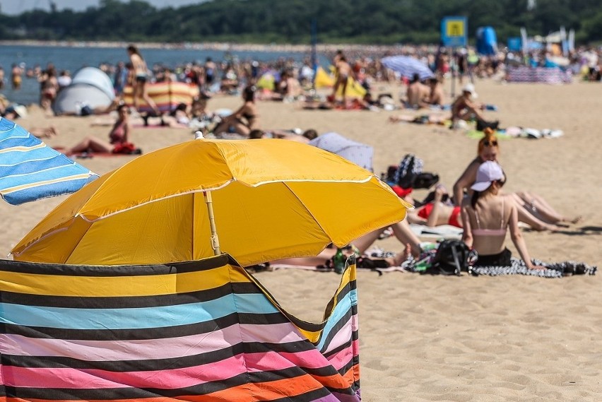 Sezon w pełni, a ratownicy mają pełne ręce roboty. Apelują do plażowiczów o ostrożność