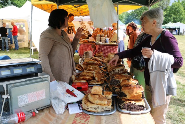 Festiwalowi towarzyszył kiermasz. Można było kupić wyroby rękodzielnicze, chleb na zakwasie, jak również wędliny