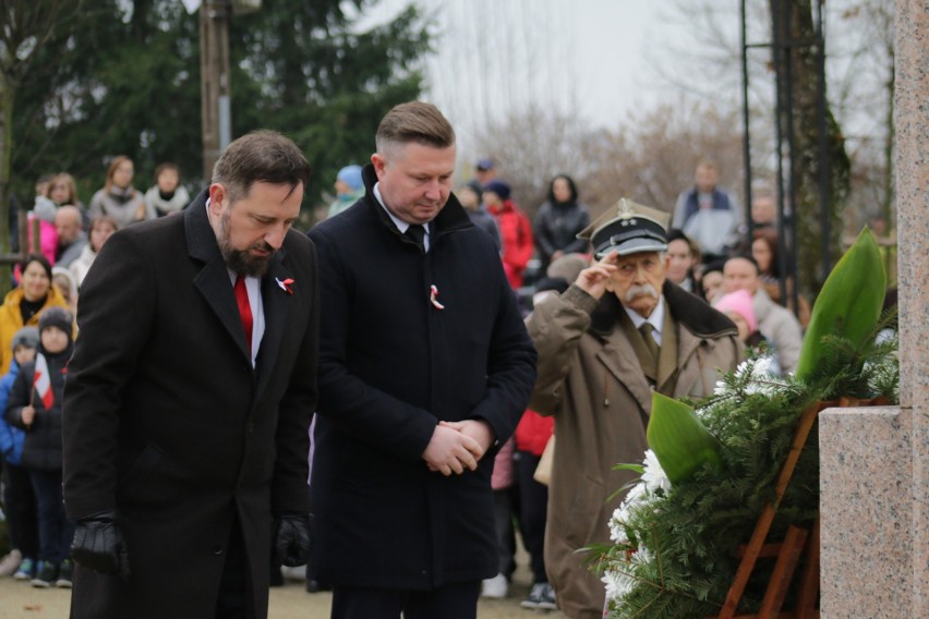 Od lewej: burmistrz Supraśla Radosław Dobrowolski i starosta...