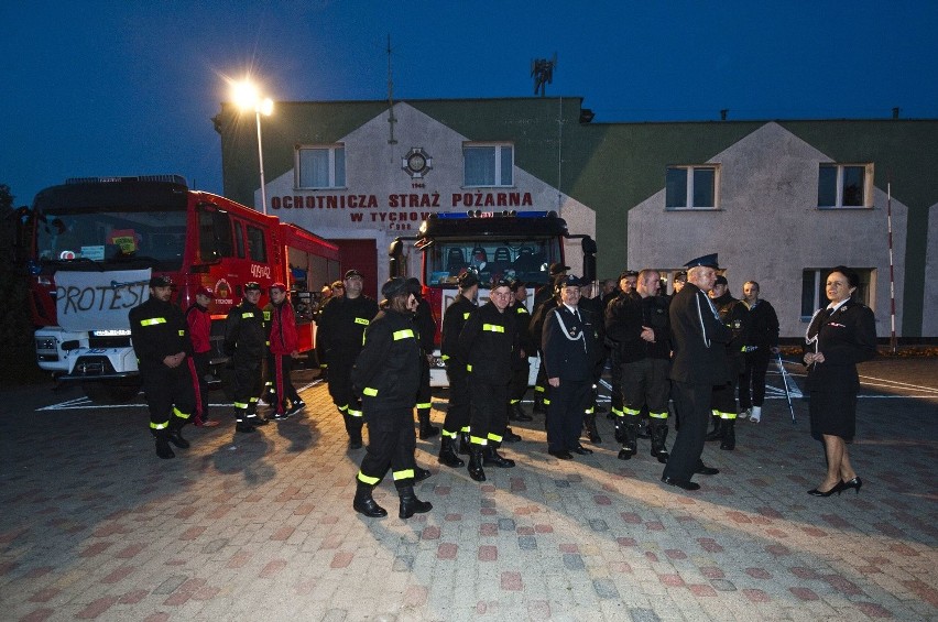 Protest strażaków w Tychowie: od wtorku OSP z jednym wozem [zdjęcia, wideo] 