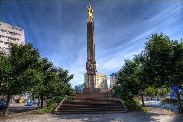 Wizualizacja projektu zmiany pomnika Wdzięczności w pomnik Matki Boskiej.