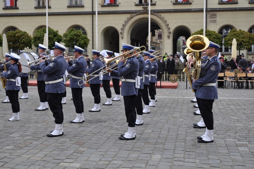 Wrocław: Dzień Flagi na pl. Gołębim (ZDJĘCIA)