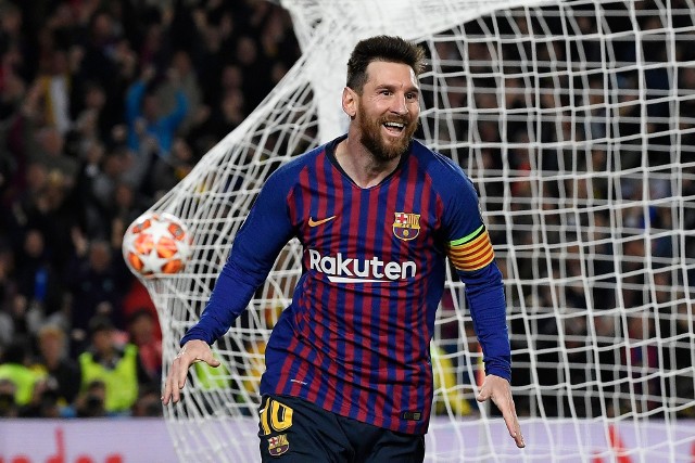 127 milionów dolarów - tyle według wyliczeń amerykańskiego magazynu "Forbes" - zarobił w ciągu ostatniego roku Lionel Messi.  Pod uwagę wzięto zarówno zarobki sportowców z kontraktów, jak również inne wpływy - m.in. z umów sponsorskich. Ranking obejmuje okres od 1 czerwca 2018 r. do 1 czerwca 2019 r. Ubiegłoroczny zwycięzca Floyd Mayweather tym razem nie znalazł się w pierwszej dziesiątce. Zobacz kogo wyprzedził argentyński gwiazdor FC Barcelony...