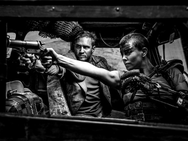 Plenerowy pokaz „Mad Maxa: na drodze gniewu” George’a Millera w wersji black and chrome już dziś o 22 na pl. Wolności. Wstęp wolny