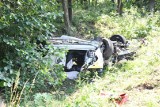 Wypadek samochodowy pod Olesnem. Trzy osoby poszkodowane. Lądował śmigłowiec LPR