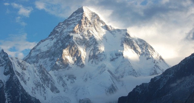 Dorota Rasińska-Samoćko zdobyła K2! To już druga Polka w ciągu tygodnia i trzecia w historii, której udał się ten wyczyn. Himalaistka zdobywa kolejne góry w ekspresowym tempie. Planuje zdobyć Podwójną Koronę: Himalajów i całej Ziemi.Zdjęcie na licencji CC BY 2.0.