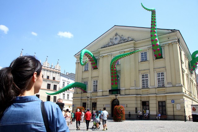 Trybunał Koronny został zasiedlony przez „smoka” . Instalacja zespołu Designs In Air z Wielkiej Brytanii jest jedną z realizacji w ramach Festiwalu Legend Lubelskich