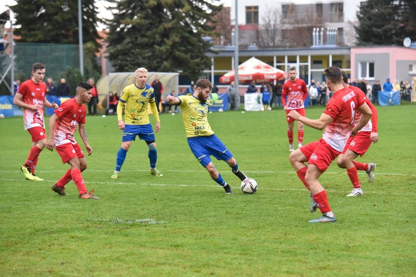 W meczu 14. kolejki IV ligi kujawsko-pomorskiej FAF Elana...