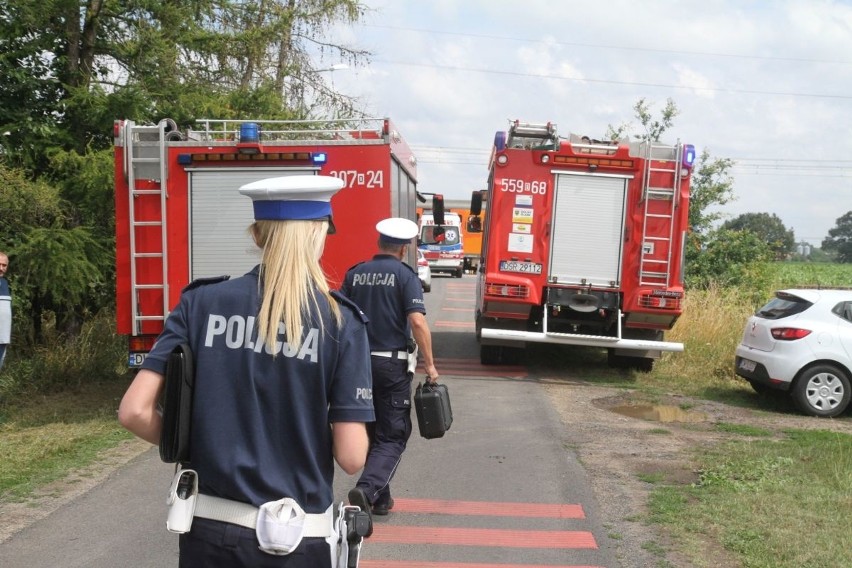 Wypadek na przejeździe kolejowym. Pociąg uderzył w busa