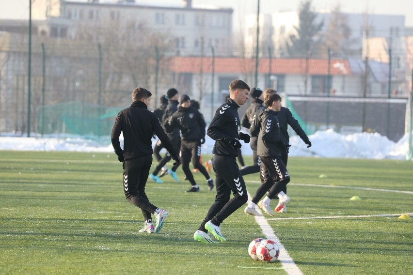 Piłkarze GKS Katowice odbyli 10 stycznia na boisku Rapidu...