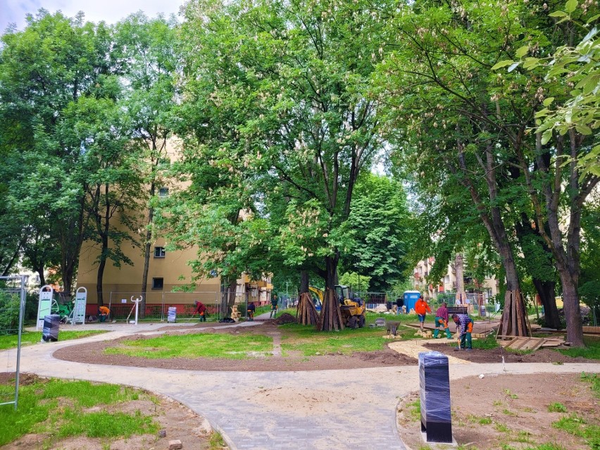 Kraków. Budują nowy park kieszonkowy na północy miasta. Będą miejsca do ćwiczeń i nietypowe ścieżki