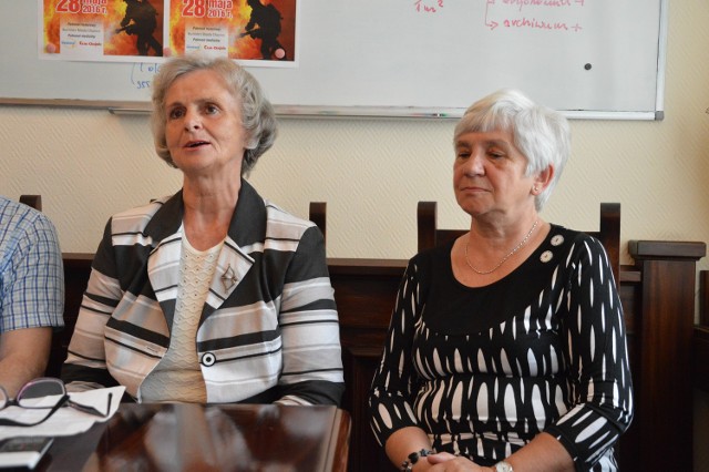 Od lewej Maria Zańko i Wanda Jeszke ze Stowarzyszenia Kobiet „Amazonki” w Chojnicach przekonują, że rak to nie wyrok.