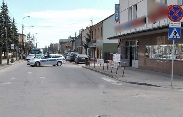 Na remont głównej ulicy w Augustowie mieszkańcy czekają od lat.