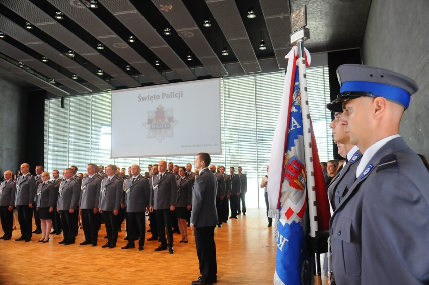 Kraków. Święto policji: wręczono odznaczenia i medale [GALERIA]