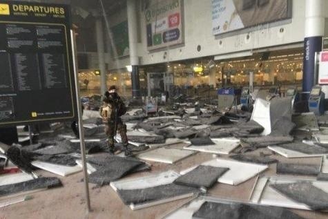 Do wybuchów w Brukseli: na lotnisku Zaventem oraz na stacji...