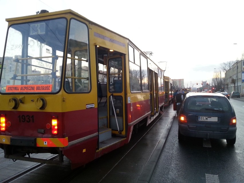 Do wypadku doszło na ul. Przybyszewskiego przed ul....