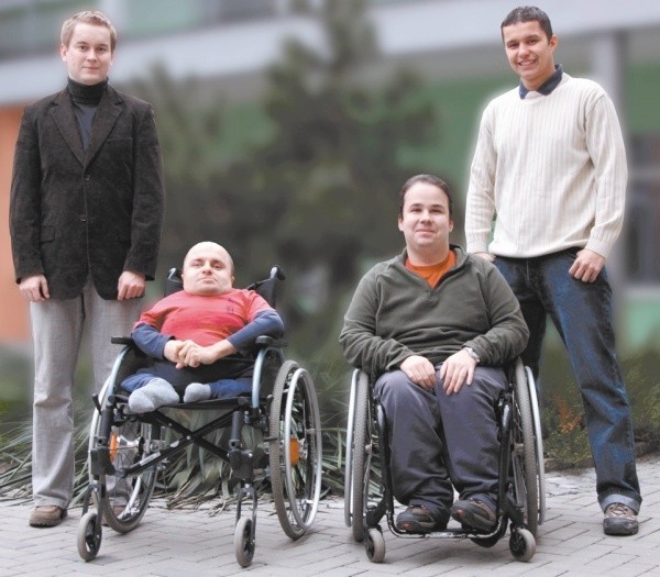 Na zdjęciu (od lewej): Maciej Kąciak - wiceprezes fundacji, Adam Pieszczuk - prezes, Adam Skowron - członek zarządu, Krzysztof Seliga - członek zarządu.