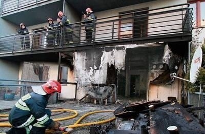 Przy ul. Łokietka 21 spłonęło mieszkanie na parterze Fot....