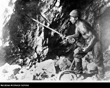 Górnicy na archiwalnych zdjęciach. Jak zmieniła się praca w górnictwie? Zobaczcie kopalnie, przodki i więcej na starych zdjęciach