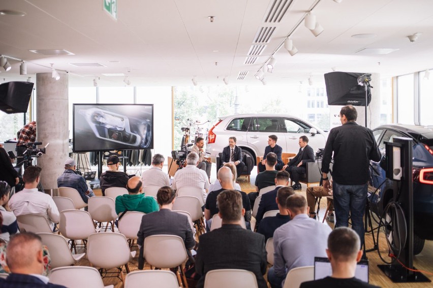 Algorytm, czy kierowca? Rozmowa na temat sztucznej inteligencji aut w Volvo Car Warszawa