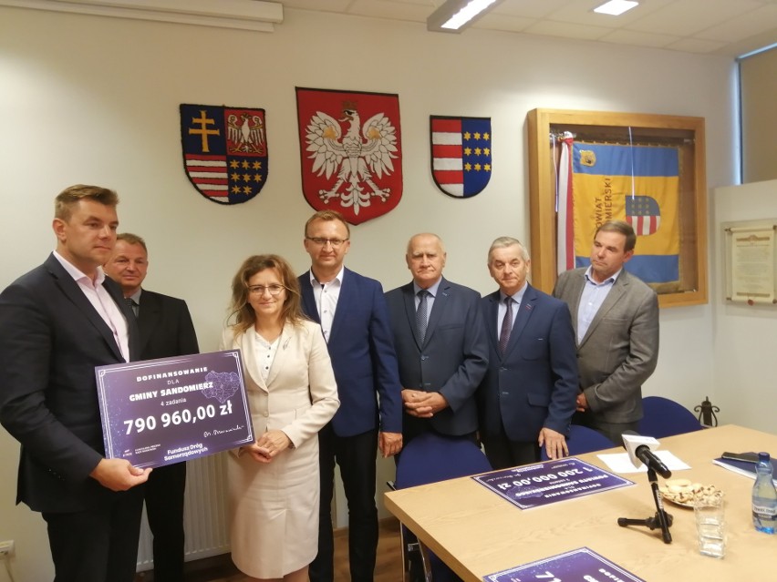 Finansowe wsparcie w przypadku gminy Sandomierz wyniosło...