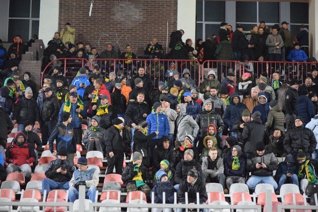 Fani GKS-u Jastrzębie na Stadionie Miejskim nie mieli powodów do radości. Spotkanie obserwowali również kibice Rakowa Częstochowa