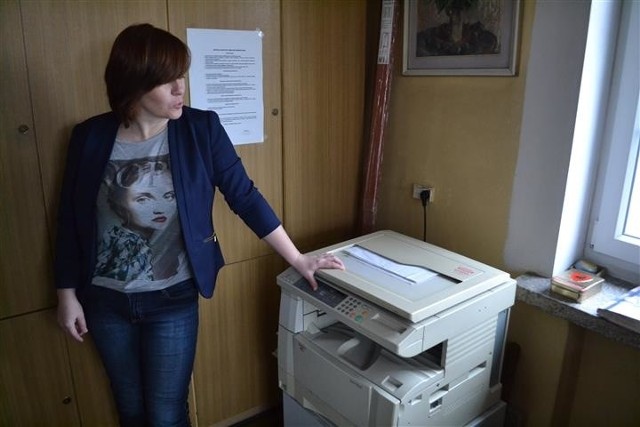 Kłobuck: kto zamontował podsłuch przy kasie miejskiej pływalni i w bibliotece?