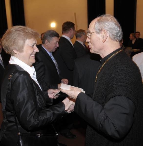 Abp Alfons Nossol życzył wszystkim, także prof. Krystynie Czai, żeby nie prześnili życia. - Ale oczywiście realizujcie sny. Tylko tak można być szczęśliwym - mówił.