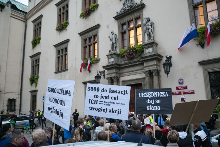 Protest na Placu Wszystkich Świętych