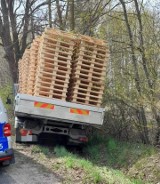 Akcja reanimacyjna na trasie w gminie Końskie. Mężczyzny nie udało się uratować