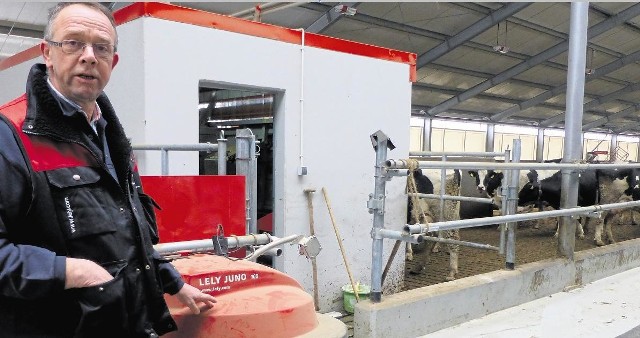 Arend Hendriks (rolnik z powiatu świeckiego) robi co może, by ograniczyć produkcję mleka, ale i tak przekroczy kwotę. Jednak gdy unijnych limitów już nie będzie, zamierza rozwinąć produkcję