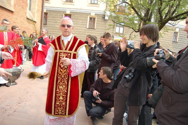 Czy Abp Wiktor Skworc straci tytuł honorowego obywatela Tarnowa?