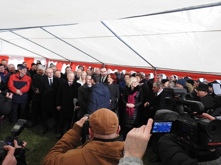 Premier Mateusz Morawiecki z wizytą w Podlaskiem. Odwiedził...