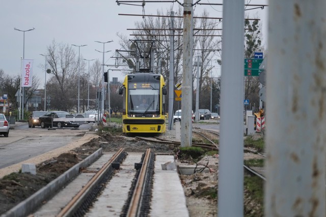 Prace torowe w ciągu ul. Warneńczyka