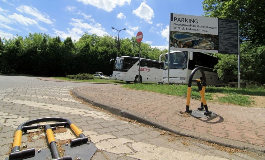 Parking przy ul. Mickiewicza jest przeznaczony dla...