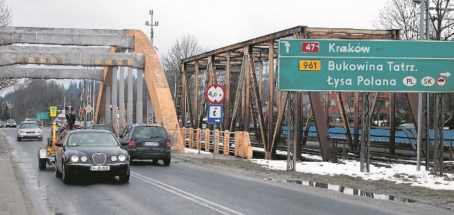 Gdy powstanie tunel pod tym skrzyżowaniem nie będą się już tworzyły korki. Tak się zwykle dzieje, gdy do Zakopanego zmierza pociąg