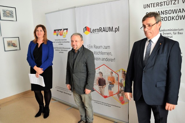 W konferencji prasowej uczestniczyli Joanna Hassa, Waldemar Gielzok i Bernard Gaida.