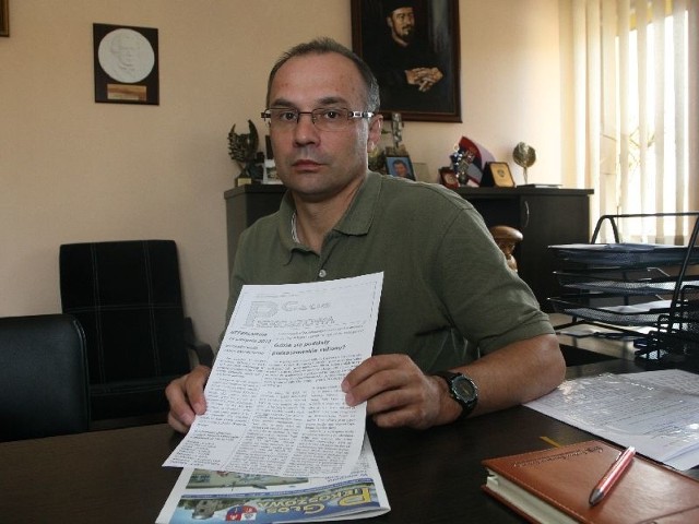 Bogusław Krukowski, pełniący obowiązki wójta gminy Piekoszów, złożył pozew w trybie wyborczym w związku z gazetką kolportowaną przez inicjatorów referendum.