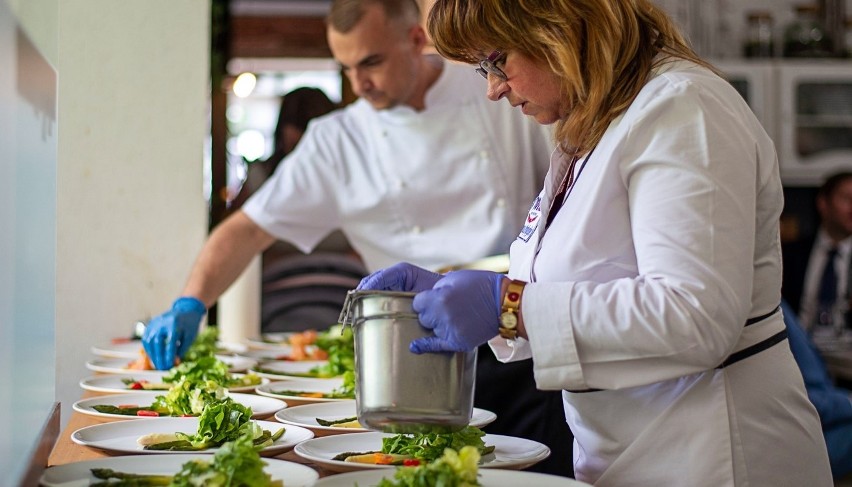 Do połowy kwietnia aż 480 właścicieli restauracji, barów i...