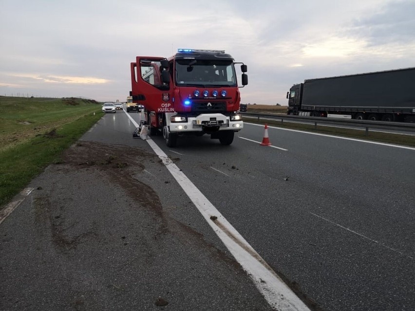 Na autostradzie A2 w rejonie w miejscowości Głuponie bus...