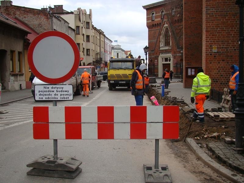 Oświęcim. Drogowcy zajęli kolejną część ul. Jagiełły. Kierowcy muszą być przygotowani na utrudnienia w ruchu