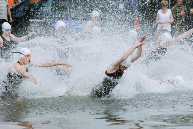 W dwudniowym IV Triathlon Rzeszów 2022 udział wzięło kilkuset uczestników, a rywalizacja toczyła się na bardzo wysokim poziomie. Zobaczcie zdjęcia z tej imprezy.