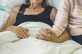 Dostęp do hospicjów bez limitów. Ważne zmiany NFZ w opiece paliatywnej dla nieuleczalnie chorych pacjentów