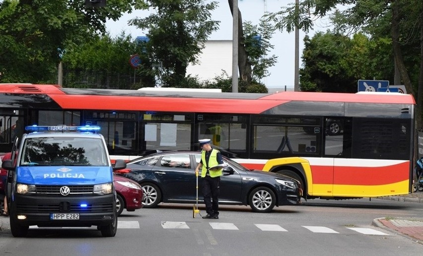 Wypadek autobusu w Bielsku-Białej: Pięć osób w szpitalu ZDJĘCIA