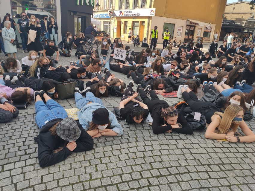 Mieszkańcy Zielonej Góry powiedzieli nie rasizmowi i uczcili...