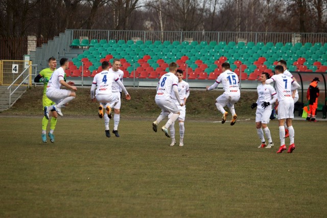 Piłkarze Broni zagrają w sobotę z GKS Wikielec