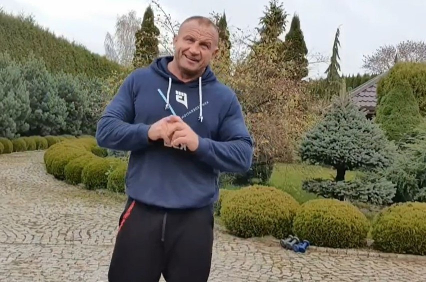 Mariusz Pudzianowski mieszka w Białej Rawskiej. Jego...