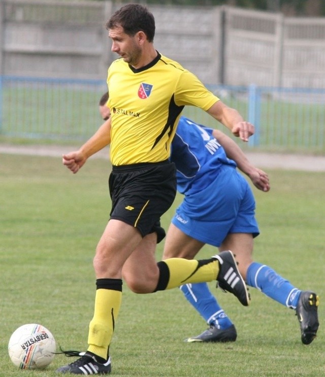 Jacek Kubicki zdobył bramkę dla GKS Nowiny w meczu z Kamienną w Brodach.